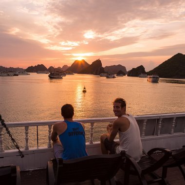 Vịnh Hạ Long: Tuyệt Tác Ngắm Bình Minh Và Hoàng Hôn Top Đầu Châu Á