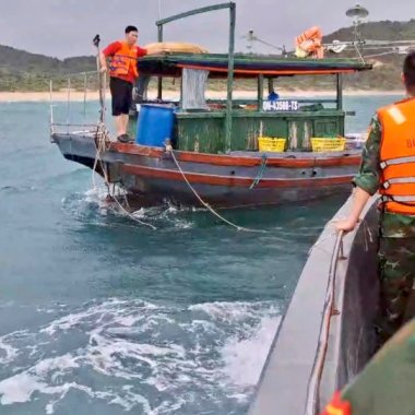 Đồn Biên phòng Thanh Lân Cứu Hộ Thành Công Ngư Dân: Bài Học Về An Toàn Hàng Hải Và Tình Quân Dân