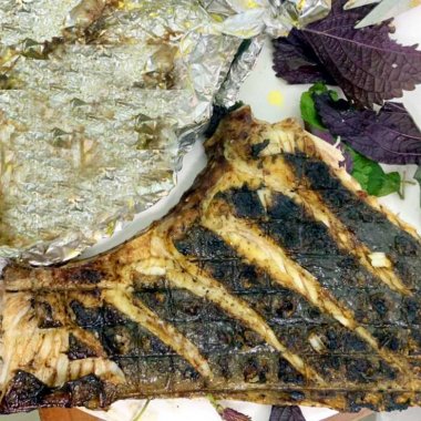 Cá Đuối Nướng Mọi: Tuyệt Kỹ Ẩm Thực Vùng Biển Quảng Ninh