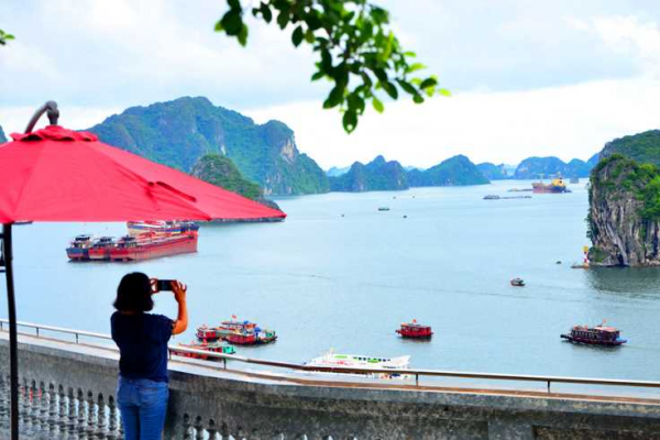 Đánh thức 'tiên cảnh' giữa lòng phố mỏ: Hành trình chuyển mình của du lịch Quảng Ninh