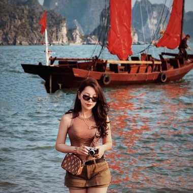 Cẩm nang check-in cánh buồm đỏ Hạ Long: Tọa độ sống ảo triệu view