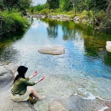 Khám phá Thác Khe Vằn Quảng Ninh: Tọa độ giải nhiệt mùa hè lý tưởng