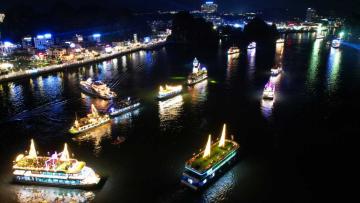 Sóng Hội Ánh Sáng: Bản Giao Hưởng Du Thuyền Đẳng Cấp Giữa Lòng Di Sản Vịnh Hạ Long
